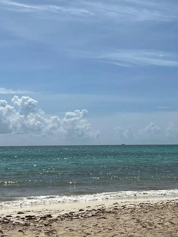 Stunning And Stylish 2 Bedroom Unit At Mar H2O! Playa del Carmen Apartment
